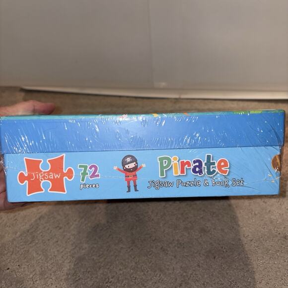 72 Piece Kids Pirate Ship Jigsaw Puzzle And 2 Swashbuckling Story Book Set - New - Picture 4 of 5